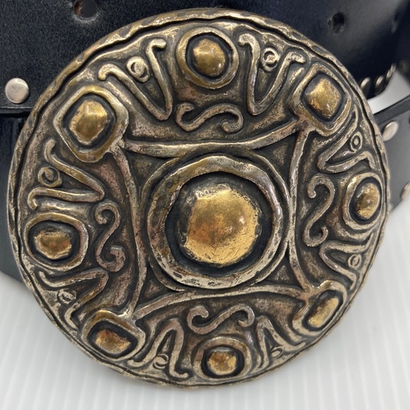 Retro Southwestern Studded Leather Belt Ornate Silver Medallion Buckle - Picture 3 of 10